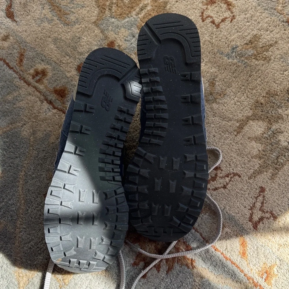 New Balance Unisex Navy and White Retro classic 574 Sneakers - Picture 8 of 16